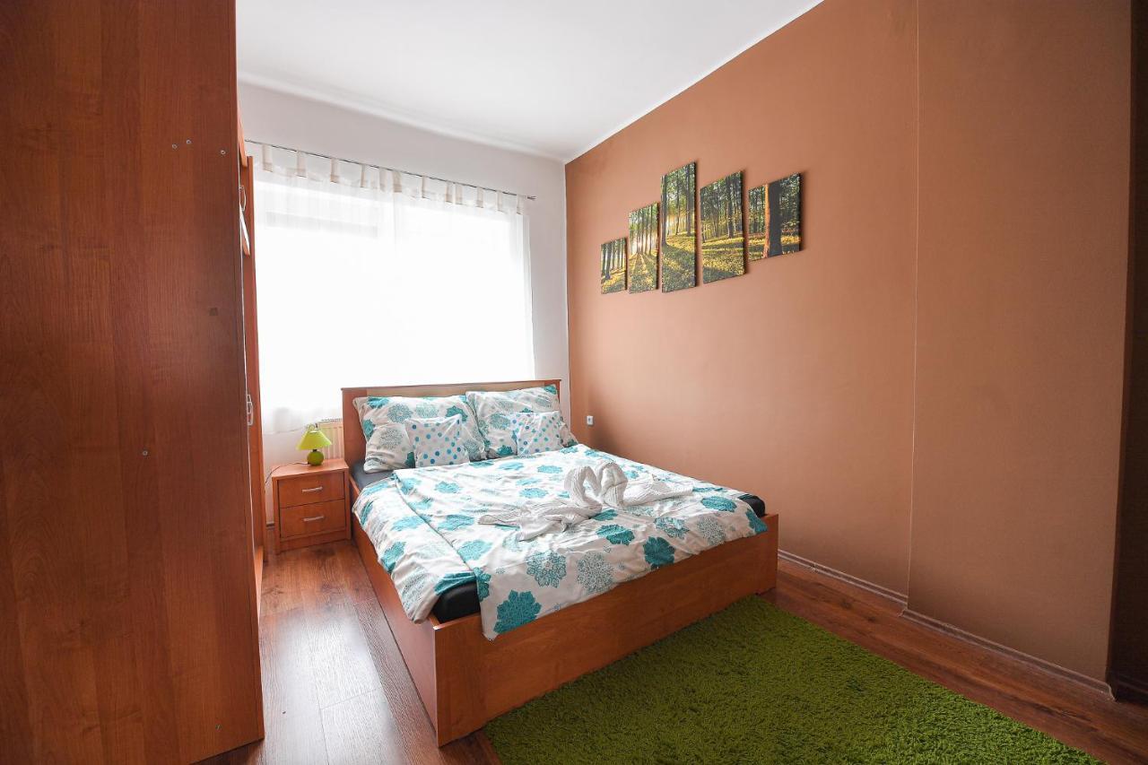 Kokusz Apartmanok เอ็กเกอร์ ห้อง รูปภาพ