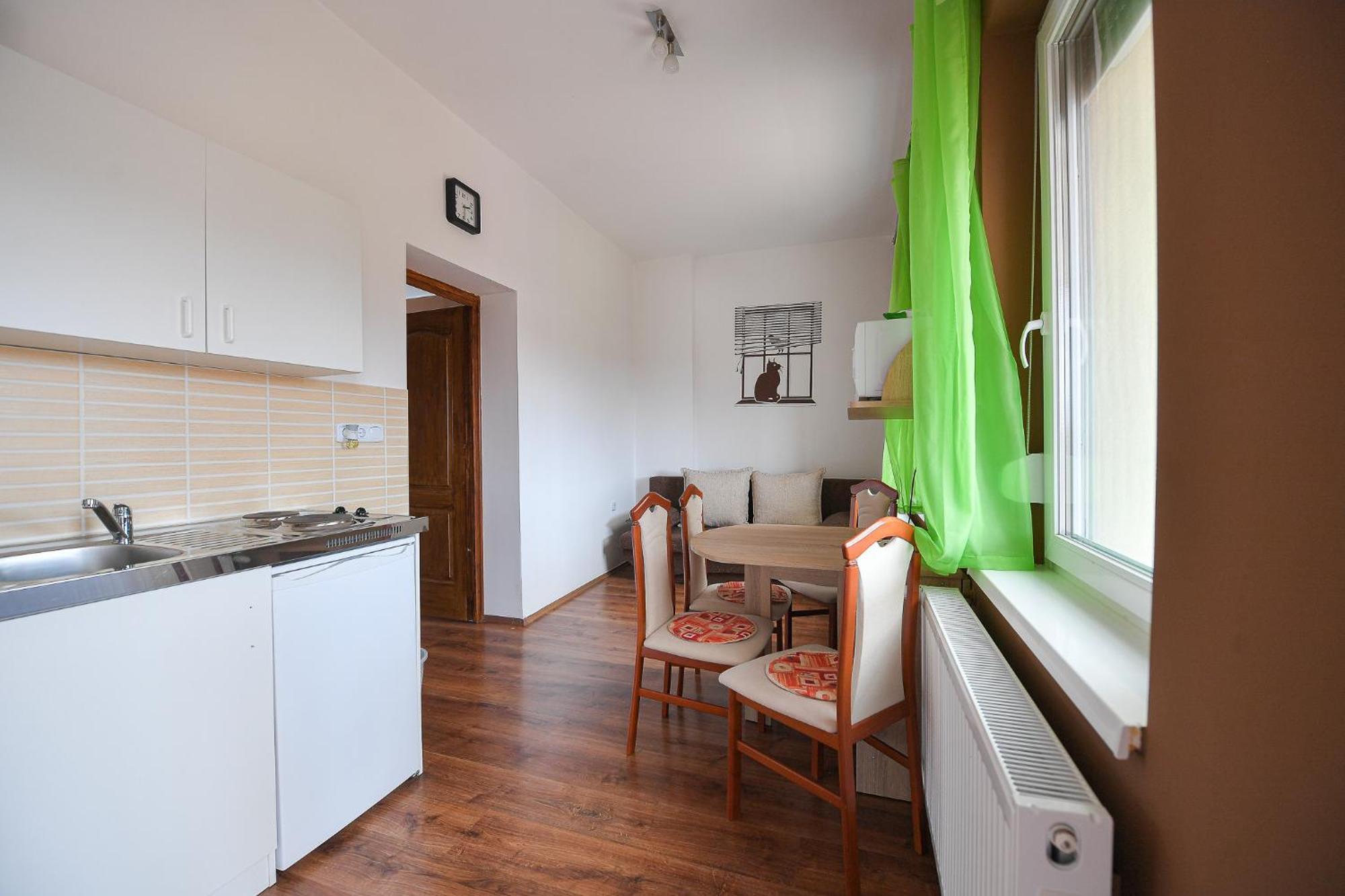 Kokusz Apartmanok เอ็กเกอร์ ห้อง รูปภาพ