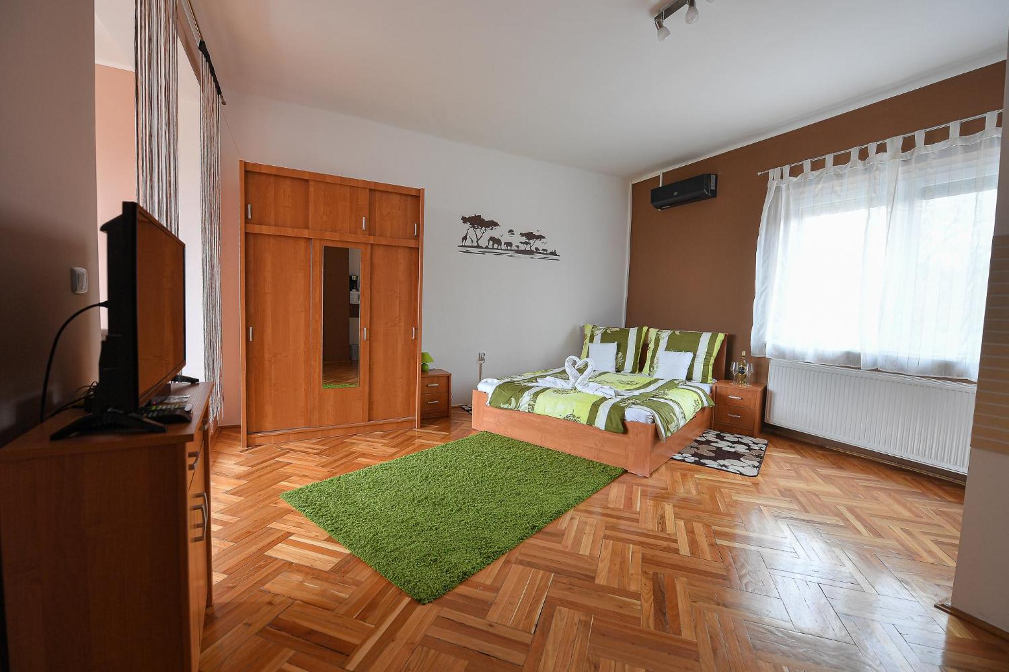 Kokusz Apartmanok เอ็กเกอร์ ห้อง รูปภาพ