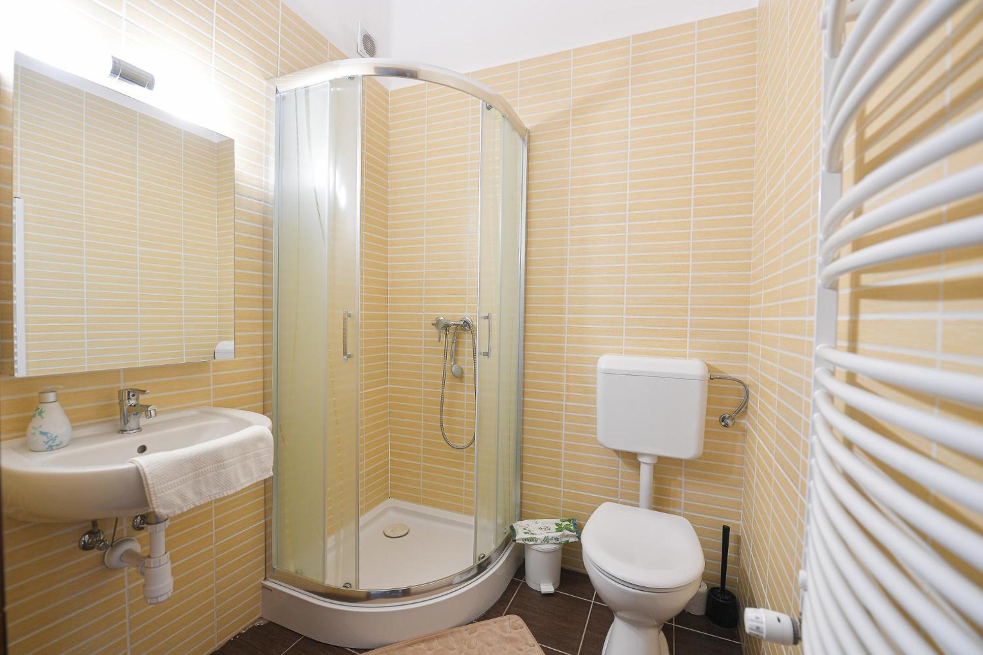 Kokusz Apartmanok เอ็กเกอร์ ห้อง รูปภาพ
