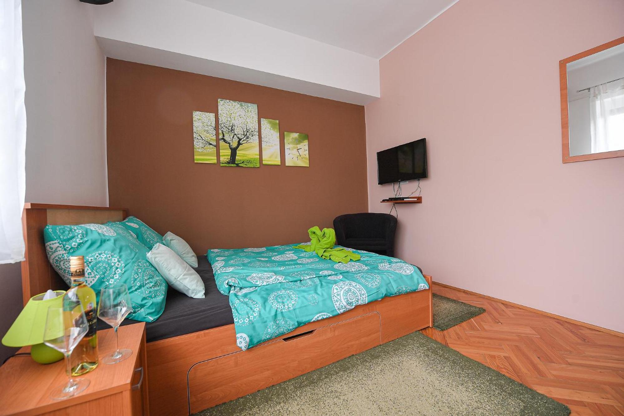 Kokusz Apartmanok เอ็กเกอร์ ห้อง รูปภาพ