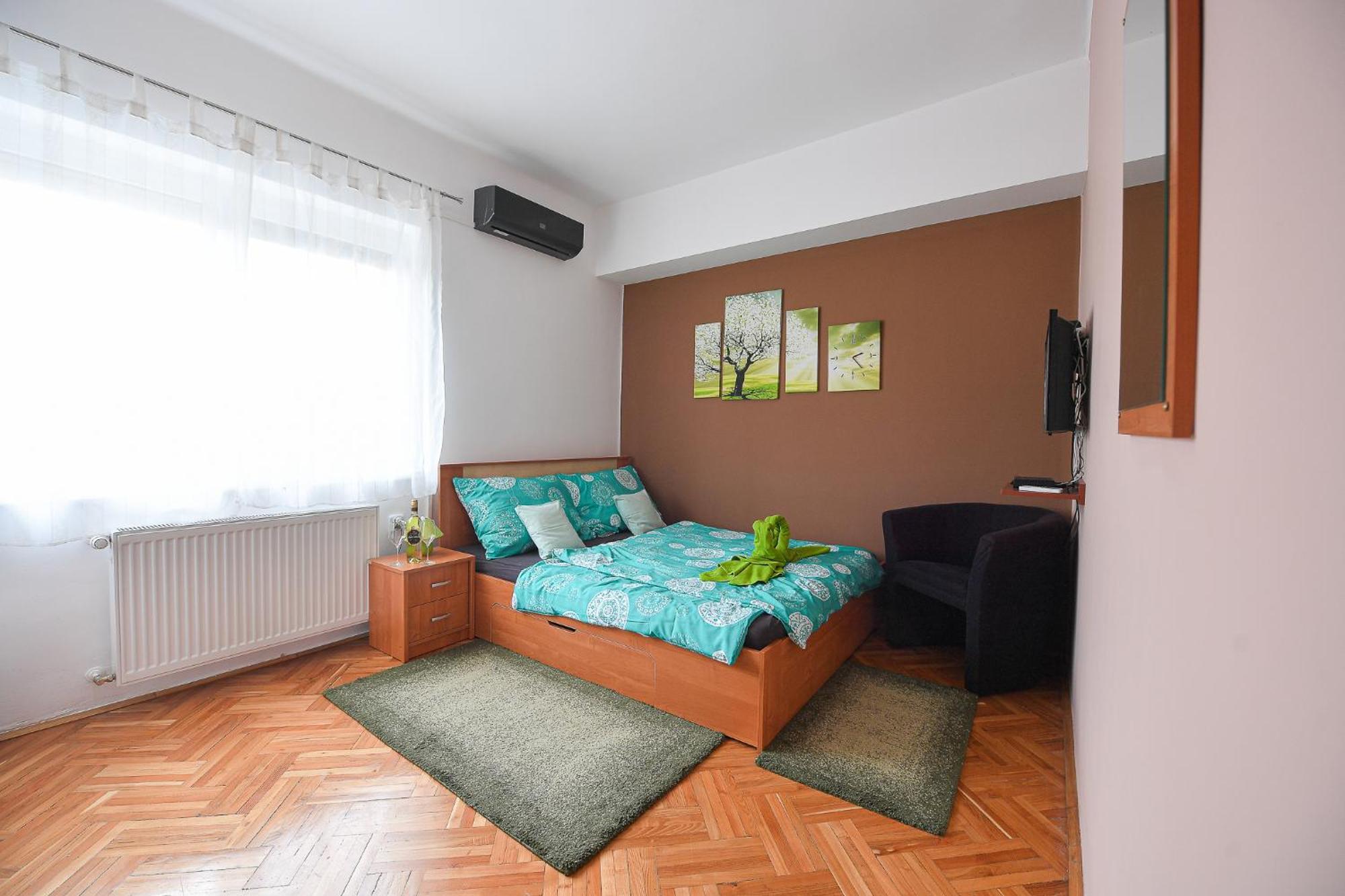 Kokusz Apartmanok เอ็กเกอร์ ห้อง รูปภาพ